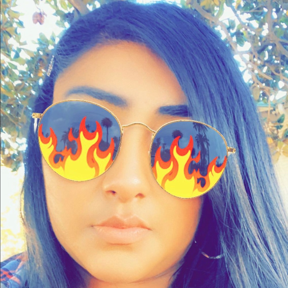 Meet your Posher, Alejandra